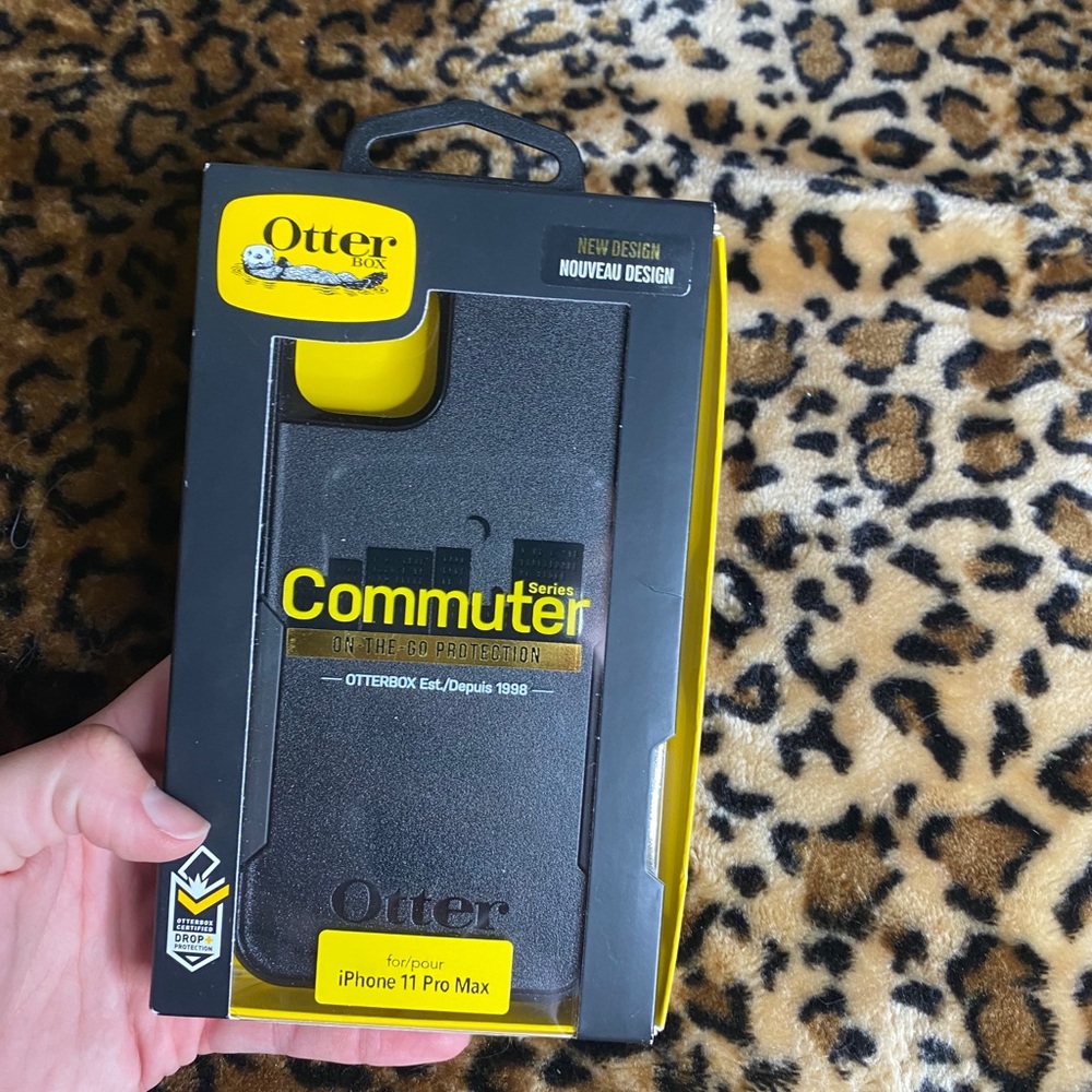 iPhone 11 Pro Max otterbox